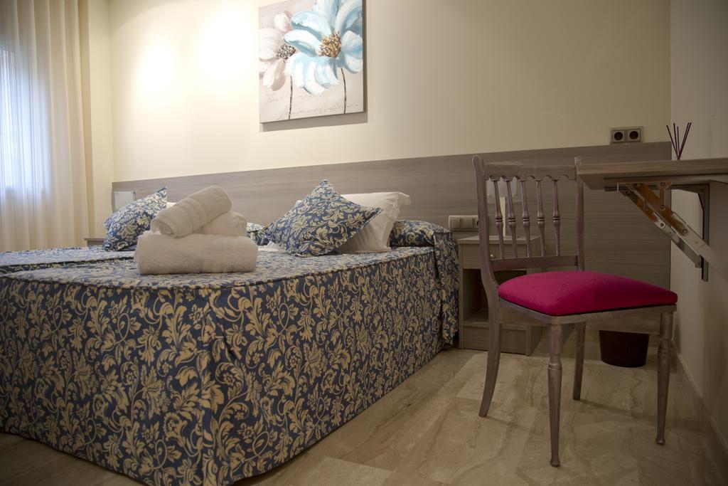 Hotel La Font Del Roc Coma-ruga Phòng bức ảnh