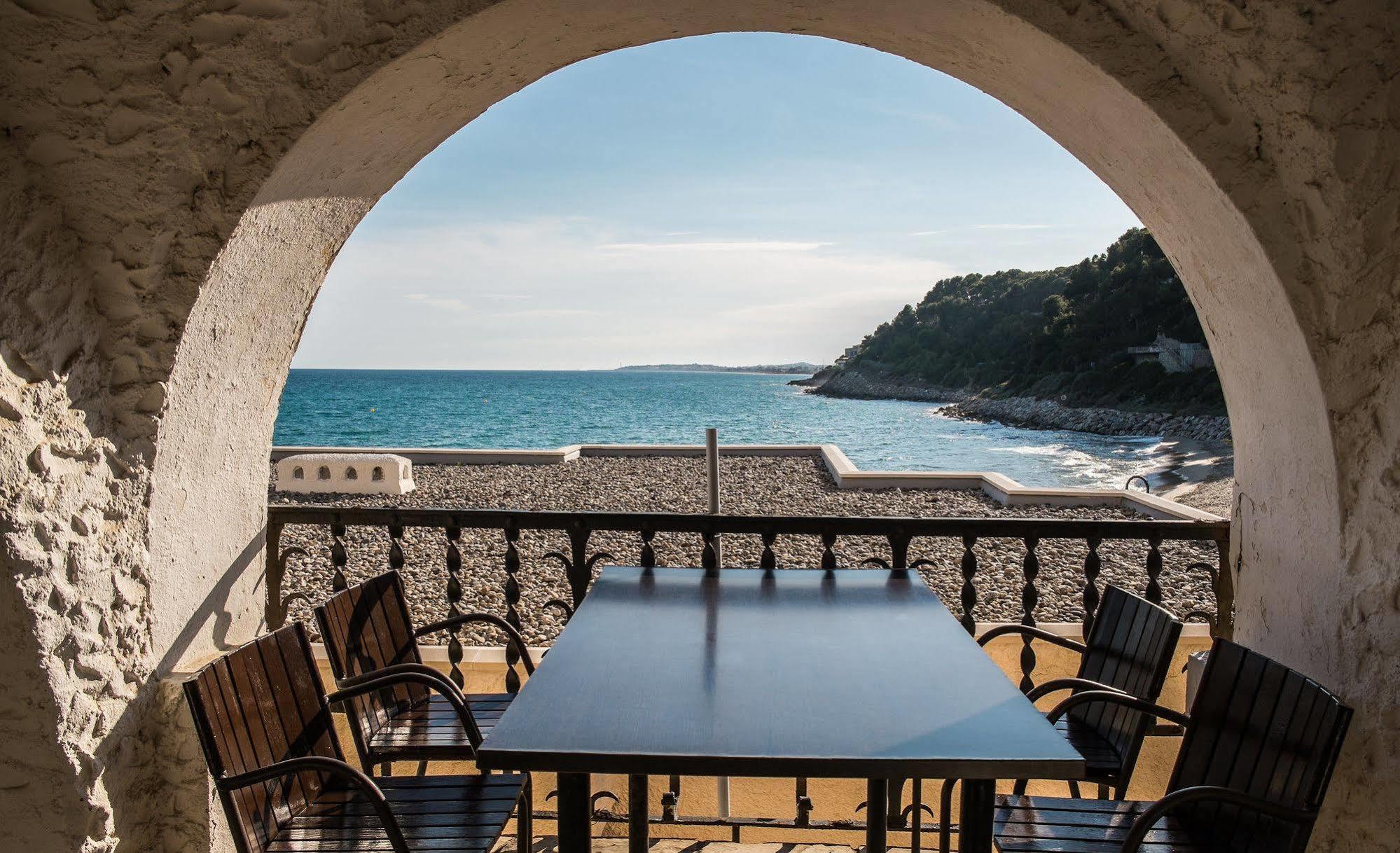 Hotel La Font Del Roc Coma-ruga Ngoại thất bức ảnh